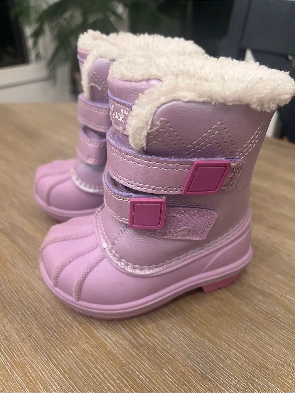 Cat & Jack Kids Pink Winter Snow Boots with Fuzzy lining.